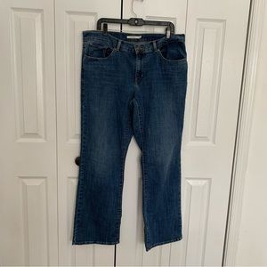 Levi’s Classic Boot Cut Denim with zipper Sz 14-16
